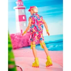 Mattel Barbie The Movie - Ken-Sammelpuppe Mit Inlineskating-Outfit -Trendiger Spielzeugladen Mattel Barbie The Movie Ken Sammelpuppe mit Inlineskating Outfit@@1919787 3