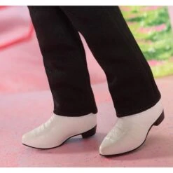 Mattel Barbie The Movie - Ken-Sammelpuppe Mit Schwarzem Cowboy-Outfit 11 Mattel Barbie The Movie - Ken-Sammelpuppe Mit Schwarzem Cowboy-Outfit -Trendiger Spielzeugladen Mattel Barbie The Movie Ken Sammelpuppe mit schwarzem Cowboy Outfit@@1919789 5