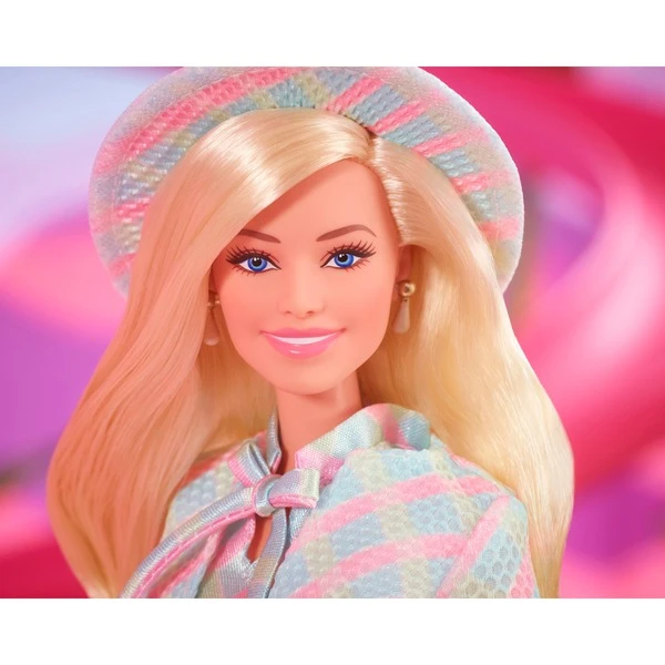 Mattel Barbie The Movie - Margot Robbie Als Barbie: Puppe Mit Blau-kariertem Outfit – Bild 6