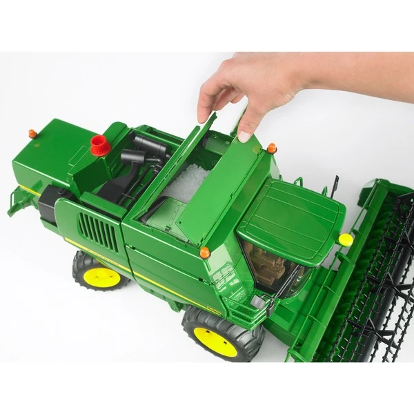 Bruder John Deere Mähdrescher T670i, Modellfahrzeug 5 Bruder John Deere Mähdrescher T670i, Modellfahrzeug – Bild 5
